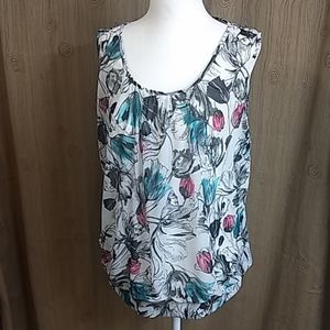 New With Tags Ladies XL Worthington Floral Top